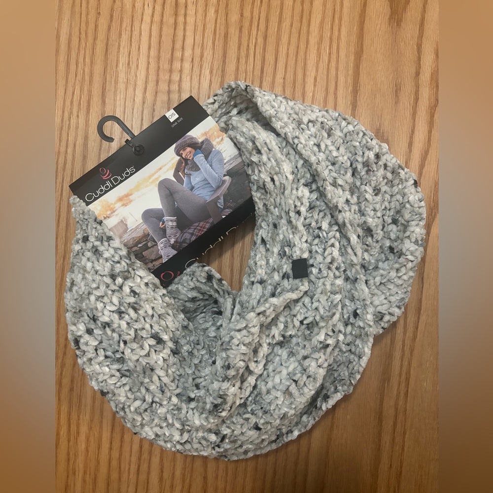 NWT|Cuddlduds Infinity Scarf